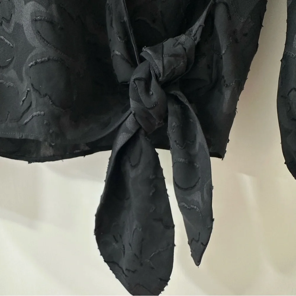 Madewell Black Floral Jacquard Side Tie Wrap Top, Size Medium - Picture 6 of 10